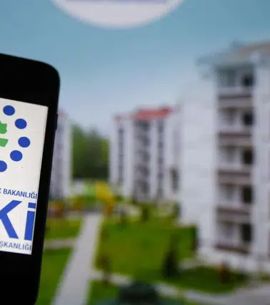 TOKİ'den İzmir'de 696 milyonluk satış!