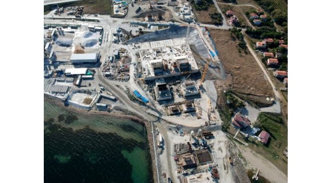 Tarihi köprünün ayakları yükseliyor