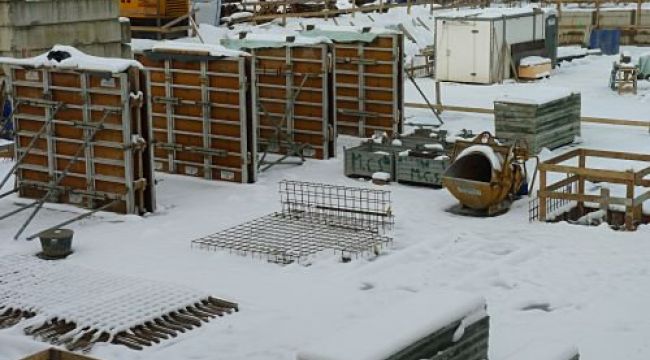 Sıcaklık sıfırın altında 17&#039;ye de düşse inşaat aksamayacak