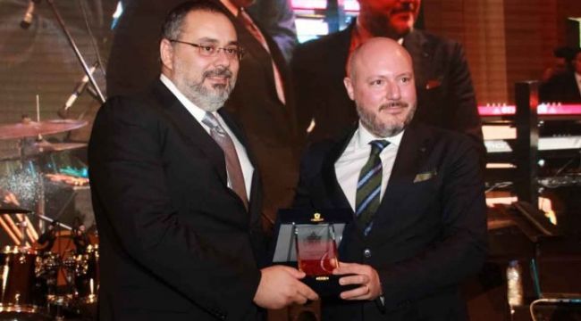 “İzmir’e Değer Katanlar” ödülü Evora İzmir’in oldu..