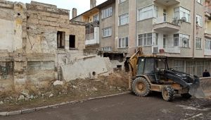 Nevşehir’de metruk binalar yıkılıyor 