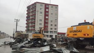 Kızıltepe'de 23 metruk dükkan yıkıldı