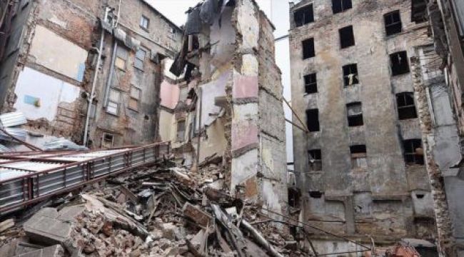 Beyoğlu'nda Yıkılma Tehlikesi Bulunan 377 Yapı Mühürlendi 