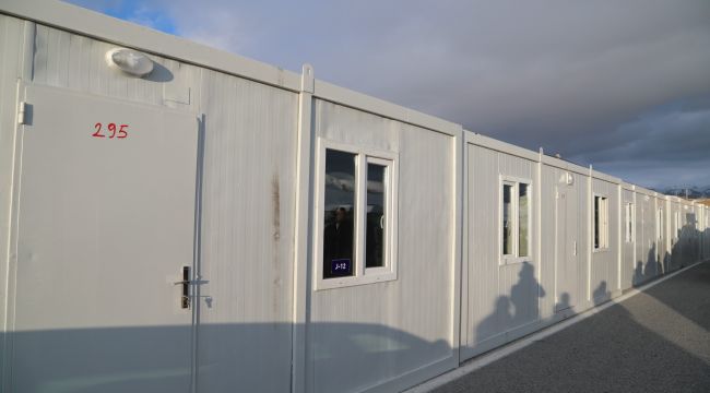 Başkale’de depremzedeler için bin konteyner kuruldu