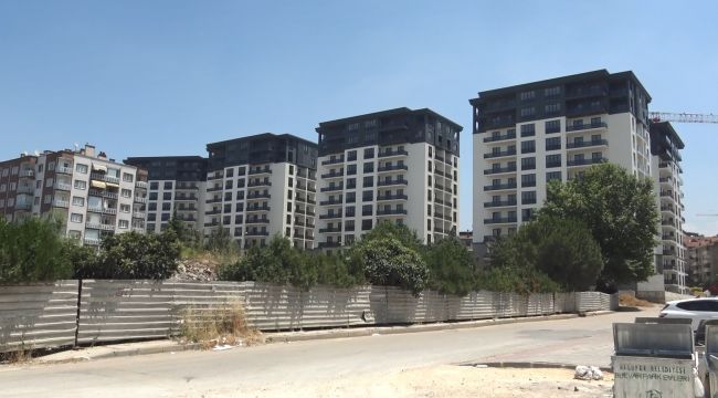 18 ayda bitecek daireler 3 yıldır tamamlanamayınca hak sahipleri isyan etti