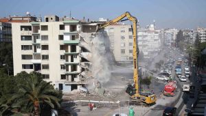 Karşıyaka Belediyesi’nden yatık bina açıklaması 