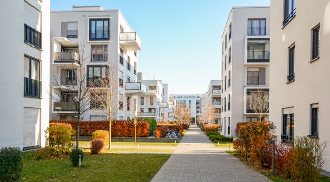 "Emlaktaki KDV ve stopaj indirimi kiracılara nefes aldıracak"