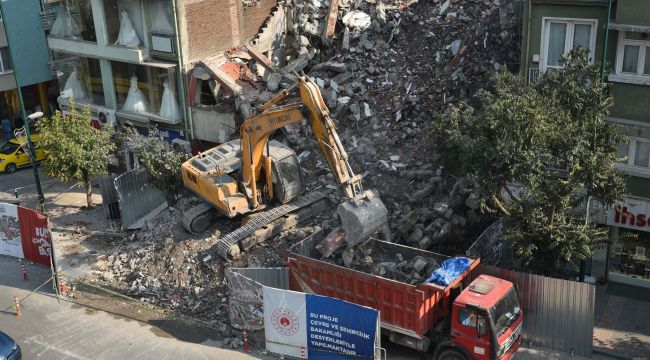 Bursa'da tarihi hanlar bölgesindeki yıkımlar sürüyor