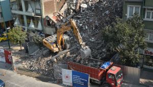 Bursa'da tarihi hanlar bölgesindeki yıkımlar sürüyor 