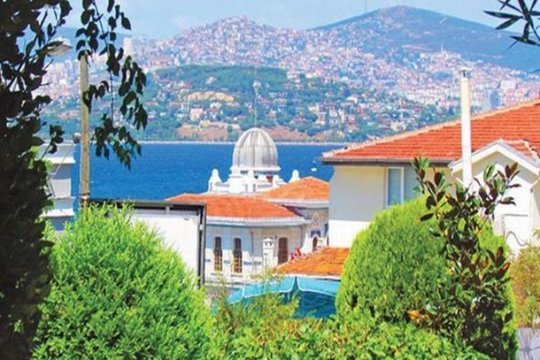 Adaların İpi Çekiliyor mu?