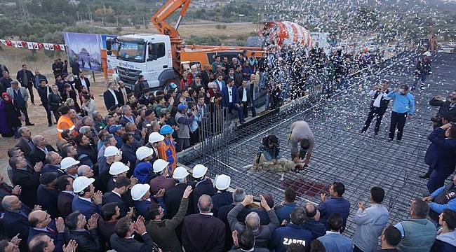 Kemalpaşa'nın En Büyük Camisinin Temeli Atıldı